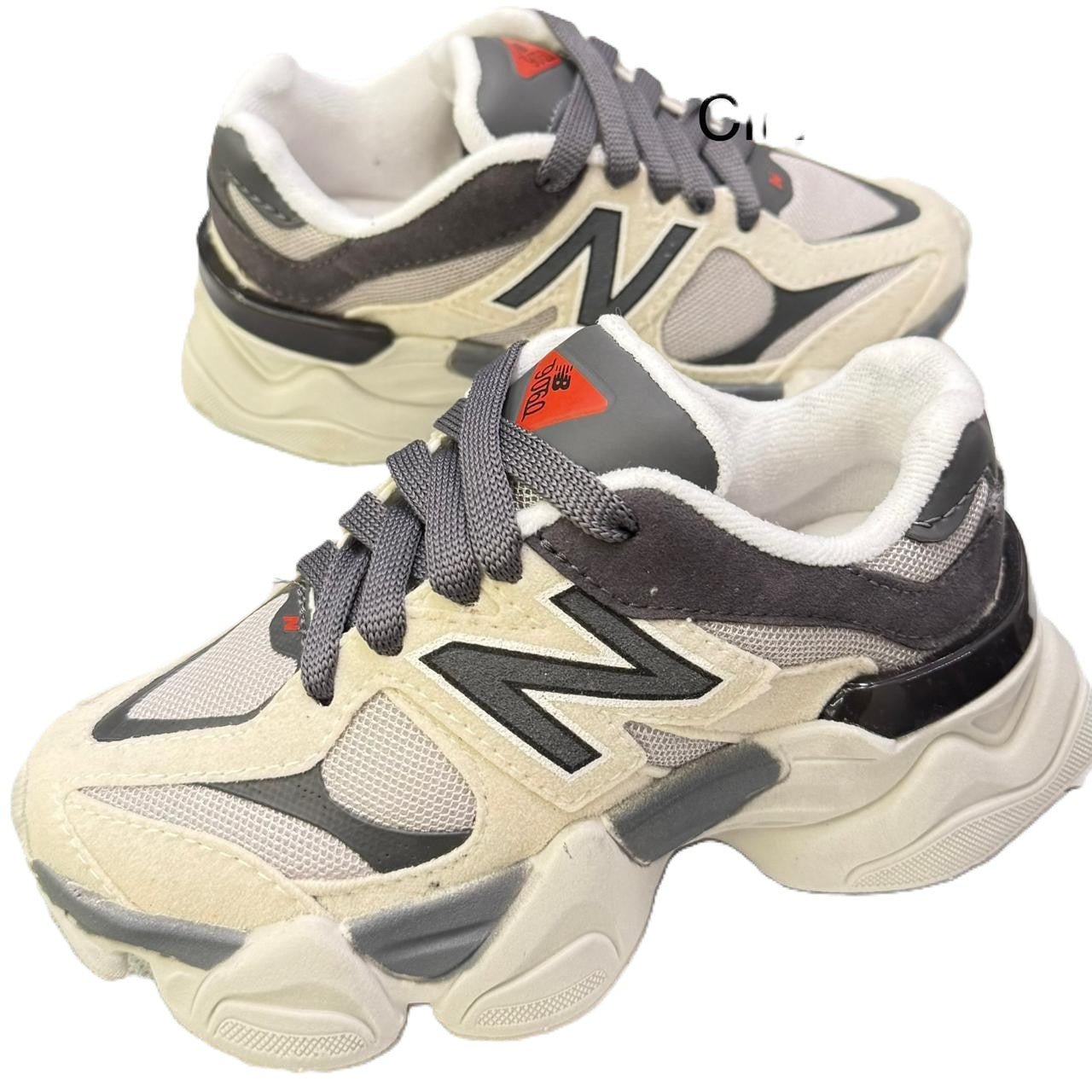 New Balance - Beige